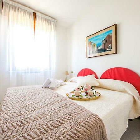 Appartamento Eleonora Rivoltella del Garda Bagian luar foto